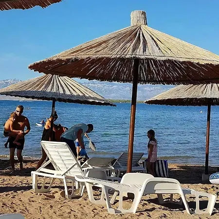 Komfortable In Der Naehe Des Sandstrandes